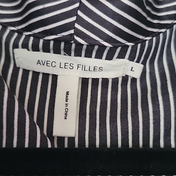 Satin wrap dress - Picture 3 of 5